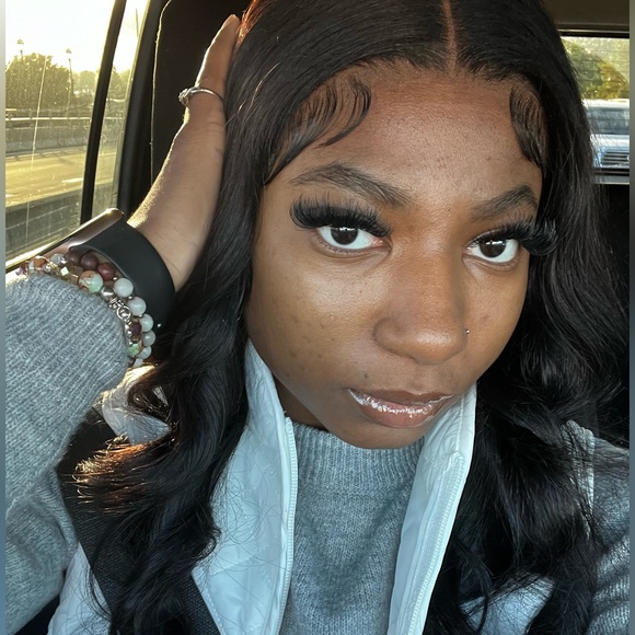 Meet your Posher, Ashloy - Picture 1 of 1